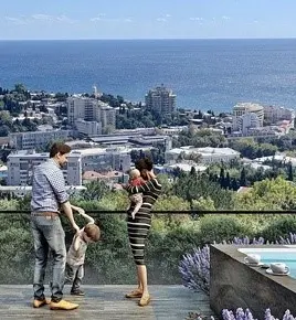 Панорамный вид на море и город