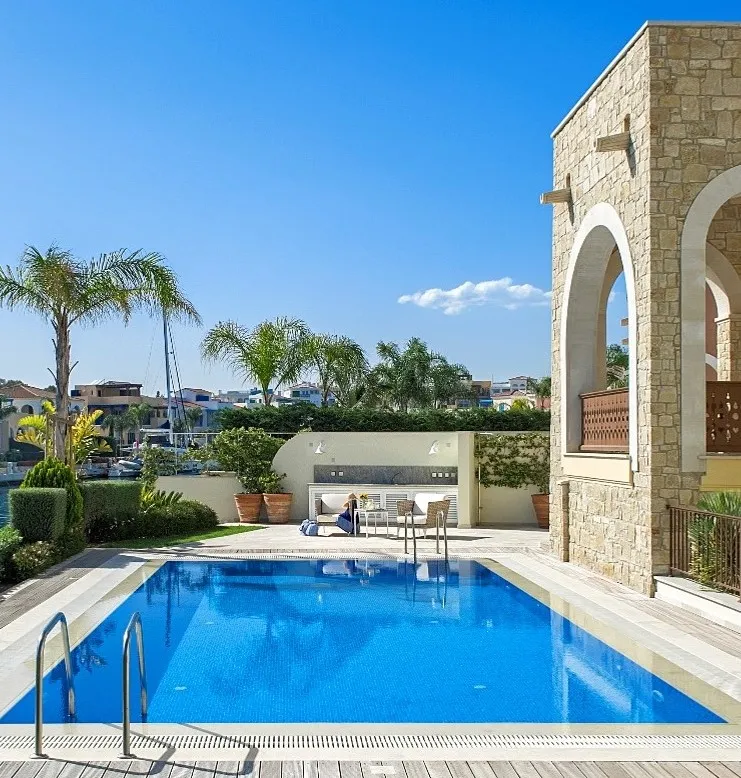 Виллы с личными садами, террасами и бассейнами