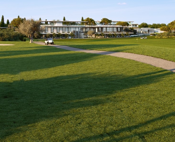 18-луночное поле для гольфа
чемпионского класса