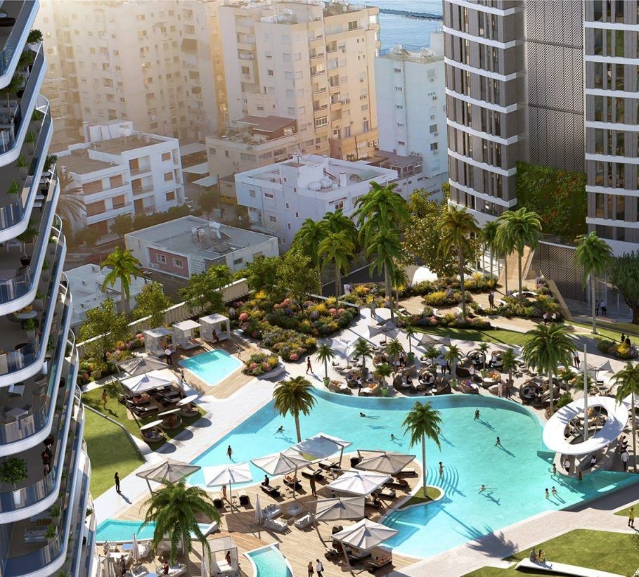 Плаза с ресторанами и магазинами